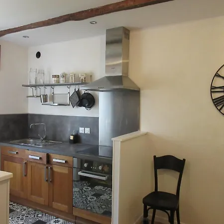 Maison De La Carrerie, De Charme A 12450 *