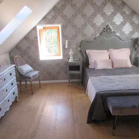 Дом отдыха Maison De La Carrerie, De Charme A 12450 Calmont (Aveyron)