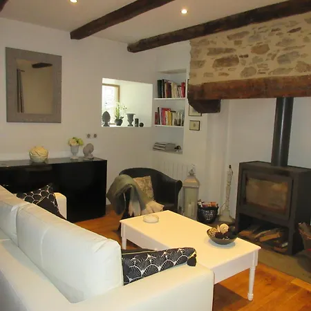 Maison De La Carrerie, De Charme A Calmont 12450 Holiday home *