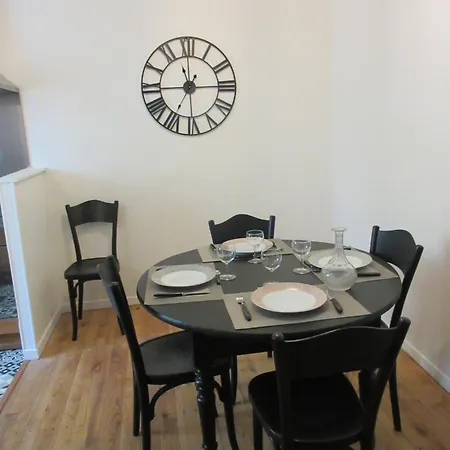 Holiday home Maison De La Carrerie, De Charme A Calmont 12450 Calmont (Aveyron)