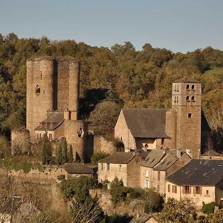 Maison De La Carrérie, De Charme à 12450 Hébergement de vacances *