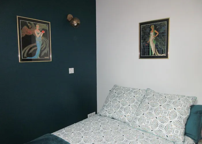 Maison De La Carrerie, De Charme A 12450 * Calmont (Aveyron)