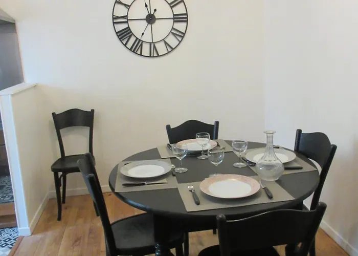 Vakantiehuis Maison De La Carrerie, De Charme A 12450 Calmont (Aveyron)