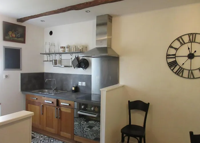 Maison De La Carrerie, De Charme A 12450 *