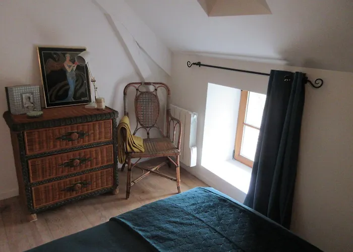 Maison De La Carrerie, De Charme A 12450 *