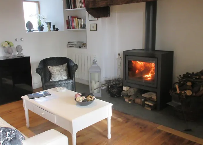 Maison De La Carrerie, De Charme A 12450 *